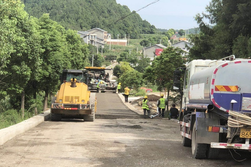 路橋集團(tuán)搶晴天、戰(zhàn)雨天、斗夜間  全力以赴推進(jìn)國(guó)道347項(xiàng)目建設(shè)